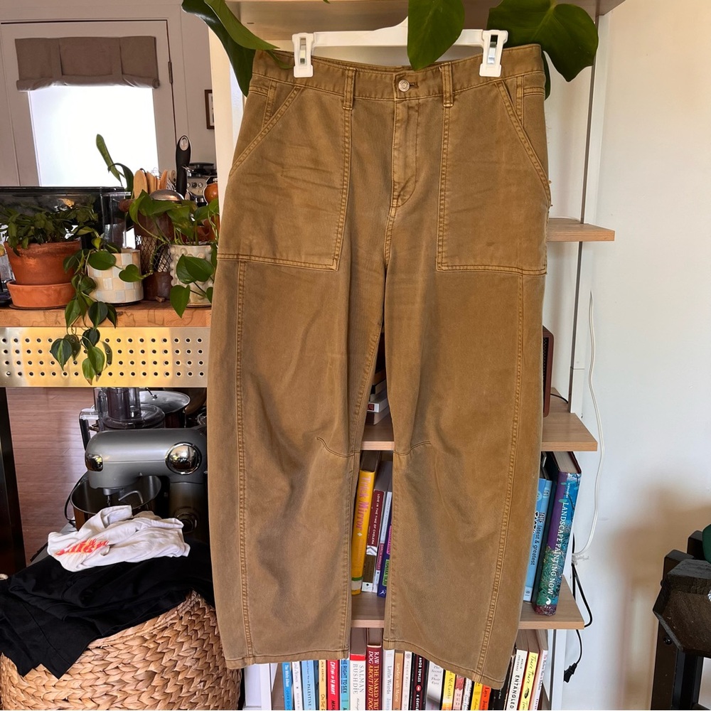 GAP Cargo Barrel Pants in Caramel Brown